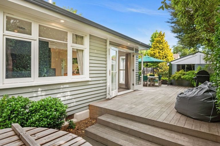 Photo of property in 98 Hamilton Avenue, Ilam, Christchurch, 8041