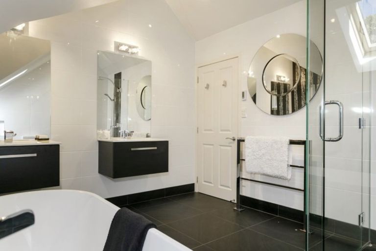 Photo of property in 3 Whakamoenga Point, Acacia Bay, Taupo, 3385