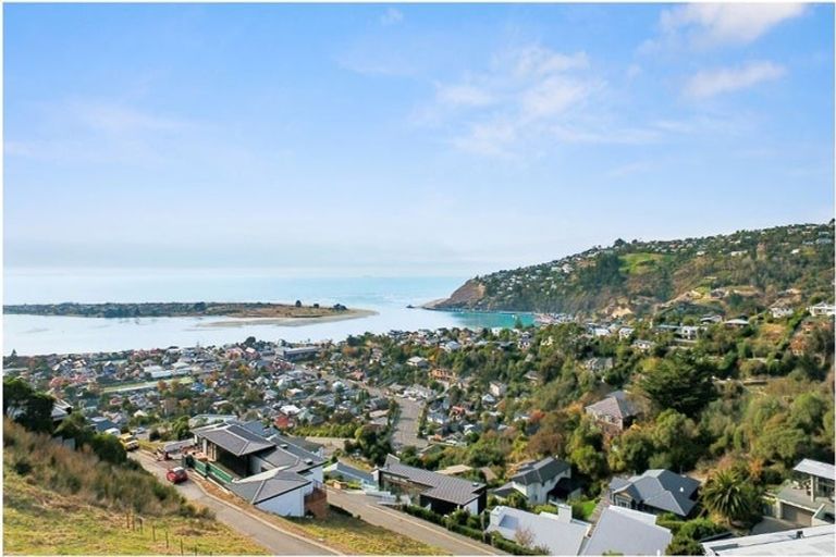 Photo of property in 21 Challenger Lane, Redcliffs, Christchurch, 8081