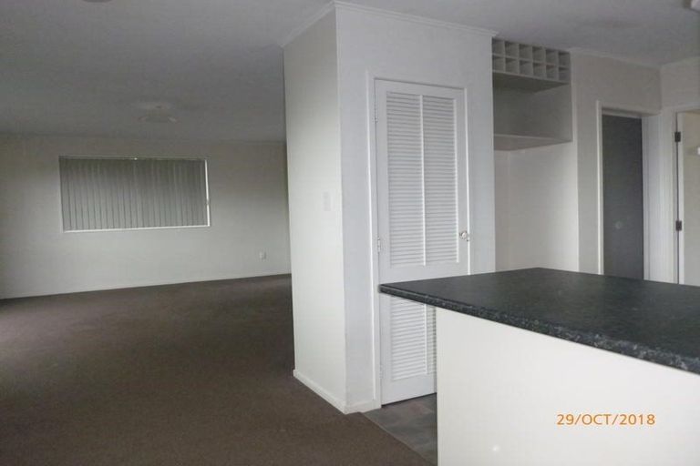 Photo of property in 18 Tableau Place, Totara Vale, Auckland, 0629