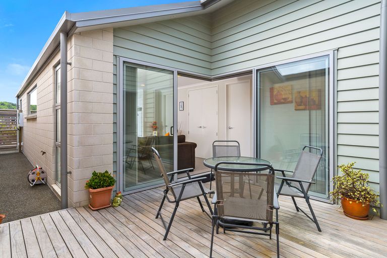 Photo of property in 42 Scoria Close, Pyes Pa, Tauranga, 3112
