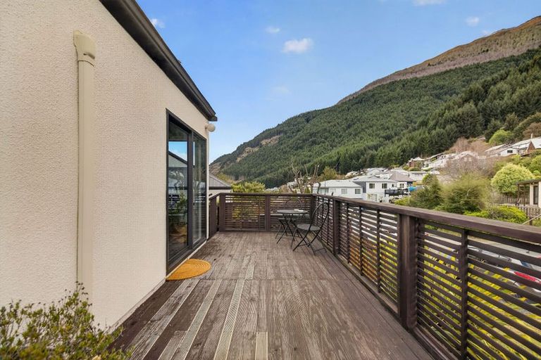 Photo of property in 6a Watts Road, Fernhill, Queenstown, 9300