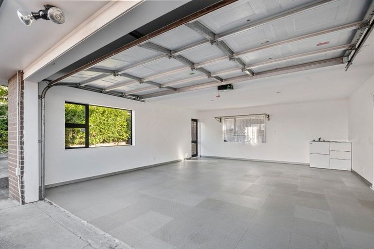 Photo of property in 103 Golf Road, New Lynn, Auckland, 0600