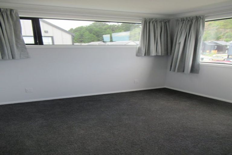 Photo of property in 28 Dahl Drive, Wallaceville, Upper Hutt, 5018