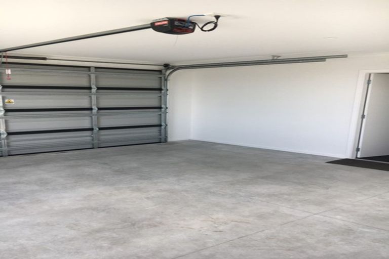 Photo of property in 37 Livingstone Drive, Papamoa Beach, Papamoa, 3118