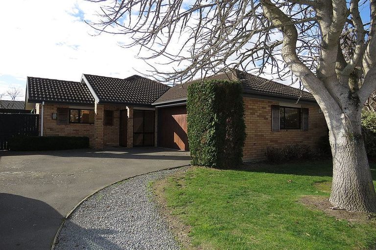 Photo of property in 4 Parkstone Avenue, Ilam, Christchurch, 8041