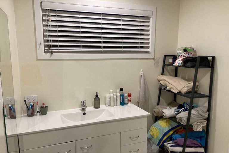 Photo of property in 20 Vincent Road, Northcote Point, Auckland, 0627