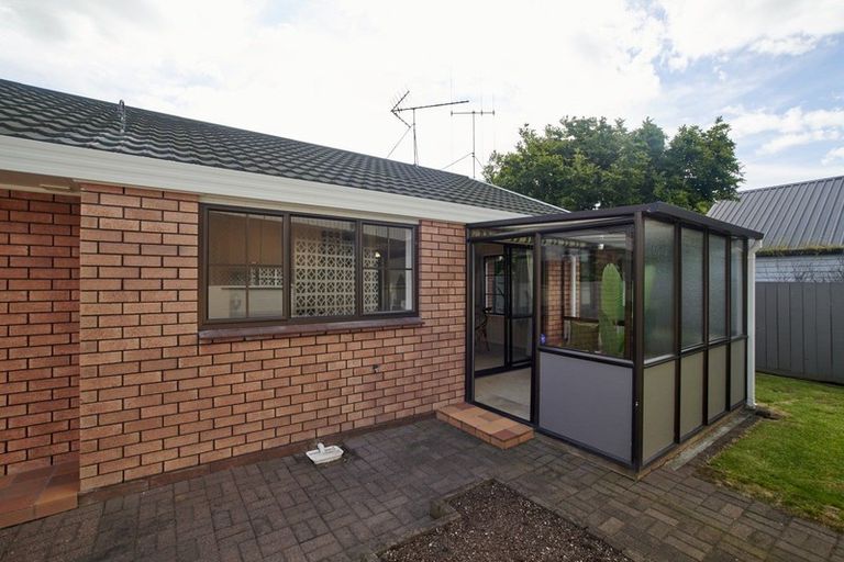 Photo of property in 148b Victoria Street, Cambridge, 3434