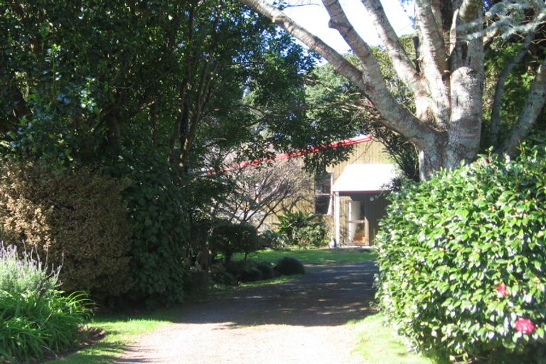 Photo of property in 127 Awarua Place, Whangamata, 3620