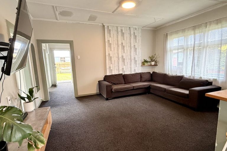 Photo of property in 63 Elles Road, Otautau, 9610