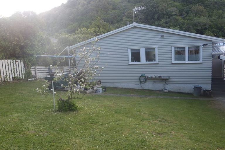 Photo of property in 69 Rangituhi Crescent, Takapuwahia, Porirua, 5022