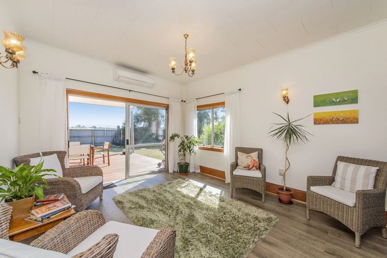 Photo of property in 1 Highfield Avenue, Dunsandel, 7682