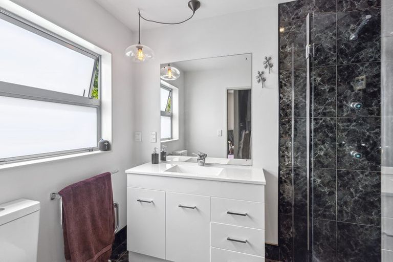 Photo of property in 11 Metzenthin Close, Raumati South, Paraparaumu, 5032