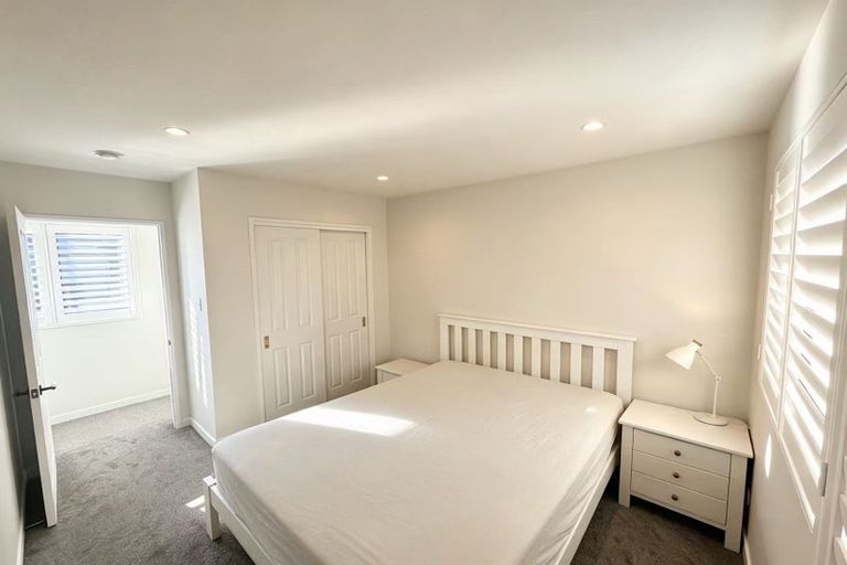 Photo of property in 95a Oreil Avenue, West Harbour, Auckland, 0618