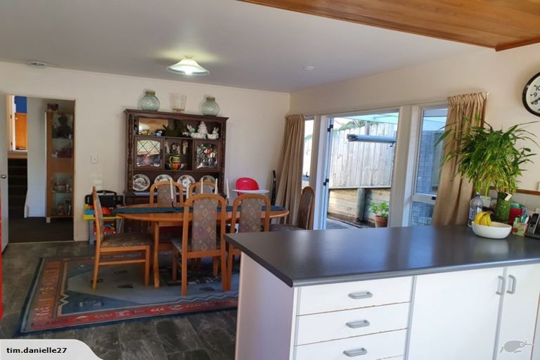 Photo of property in 2/21 Witheford Drive, Bayview, Auckland, 0629