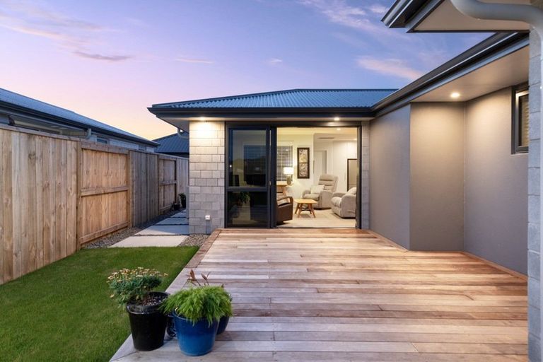 Photo of property in 204 Te Okuroa Drive, Papamoa, 3118