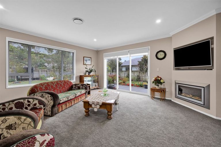 Photo of property in 9 Links Drive, Waiwhakaiho, New Plymouth, 4312