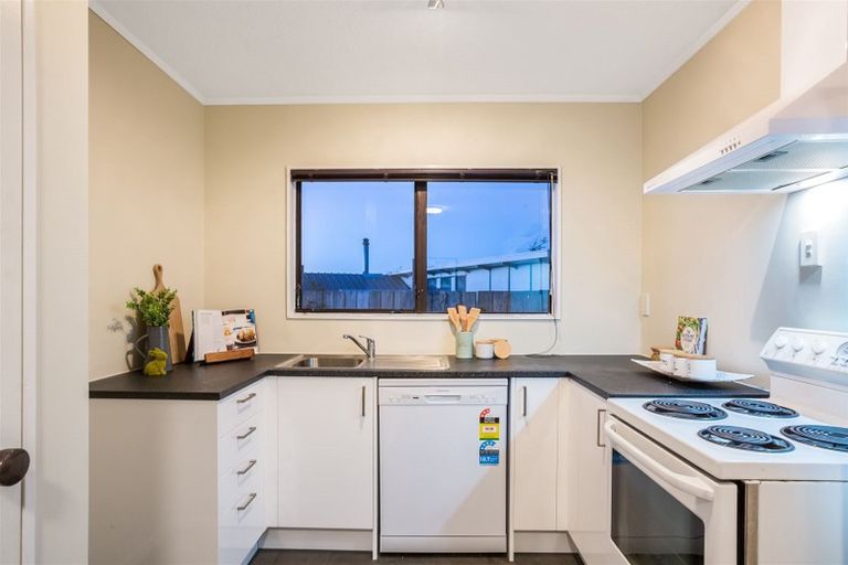Photo of property in 17 The Bollard, Whitby, Porirua, 5024