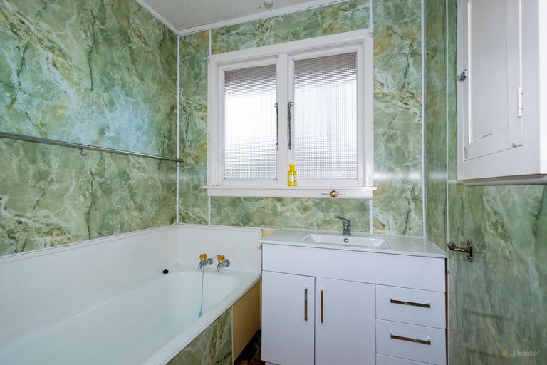 Photo of property in 7 Mckenzie Street, Geraldine, 7930