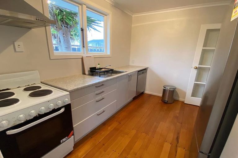 Photo of property in 13 Bedford Street, Te Atatu South, Auckland, 0610