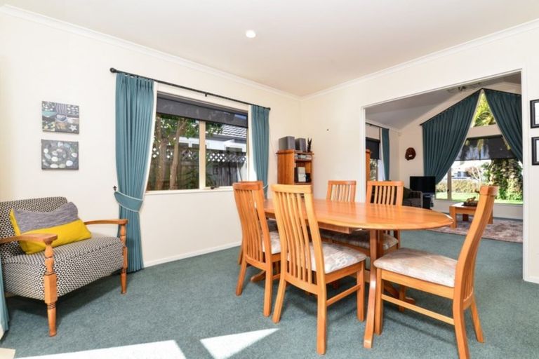 Photo of property in 76 Cairns Crescent, Rototuna, Hamilton, 3210