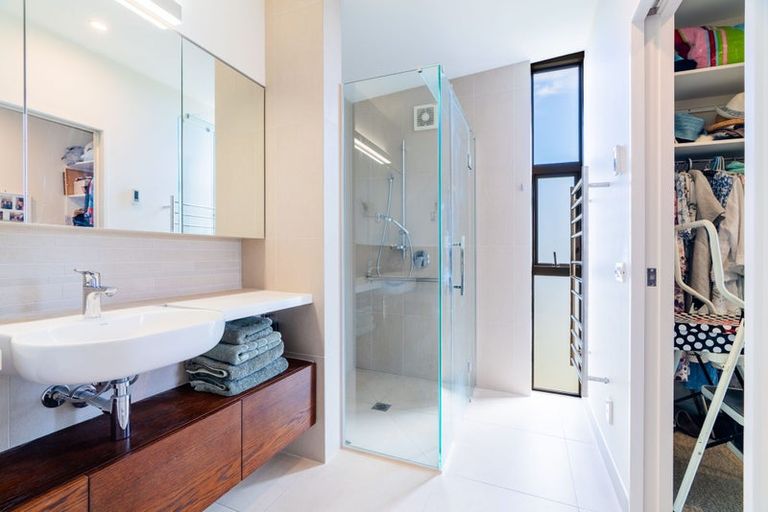 Photo of property in 142 Lake Crescent, Hamilton Lake, Hamilton, 3204