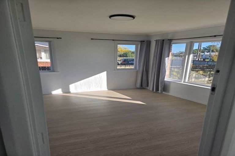 Photo of property in 22a Sutton Crescent, Papakura, 2110