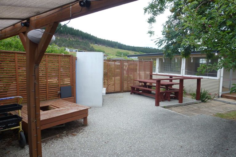 Photo of property in 57 Hazlett Street, Clyde, 9330