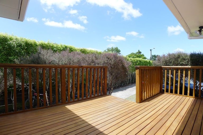 Photo of property in 42 Kervil Avenue, Te Atatu Peninsula, Auckland, 0610