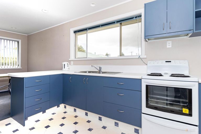 Photo of property in 1 Dixon Street, Waimate, 7924