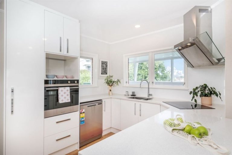 Photo of property in 1/47a Vauxhall Road, Devonport, Auckland, 0624