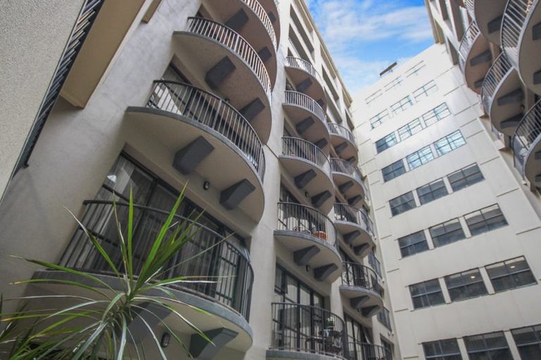 Photo of property in Atrium Towers, 2b/154 The Terrace, Wellington Central, Wellington, 6011