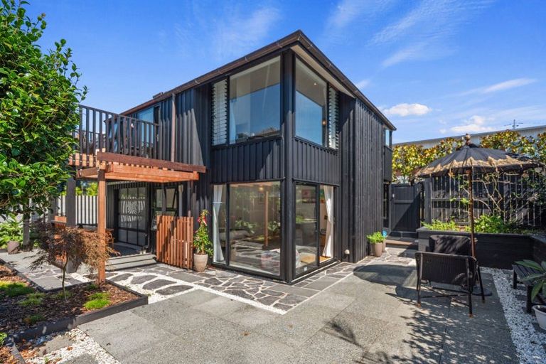 Photo of property in 2/21 Hauraki Road, Hauraki, Auckland, 0622