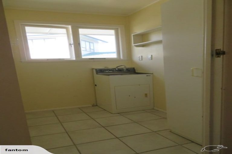 Photo of property in 1/16 Bradbury Road, Botany Downs, Auckland, 2010