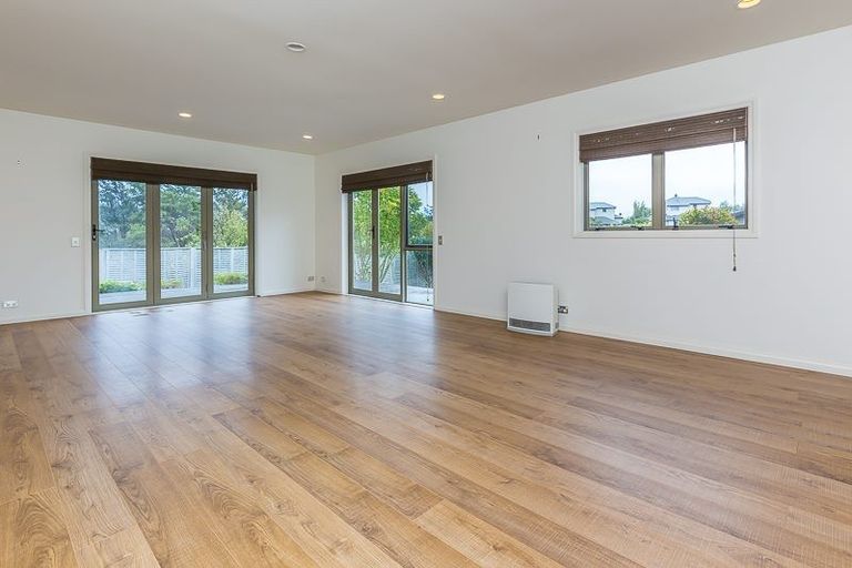 Photo of property in 21 Carol Lee Place, Albany Heights, Auckland, 0632