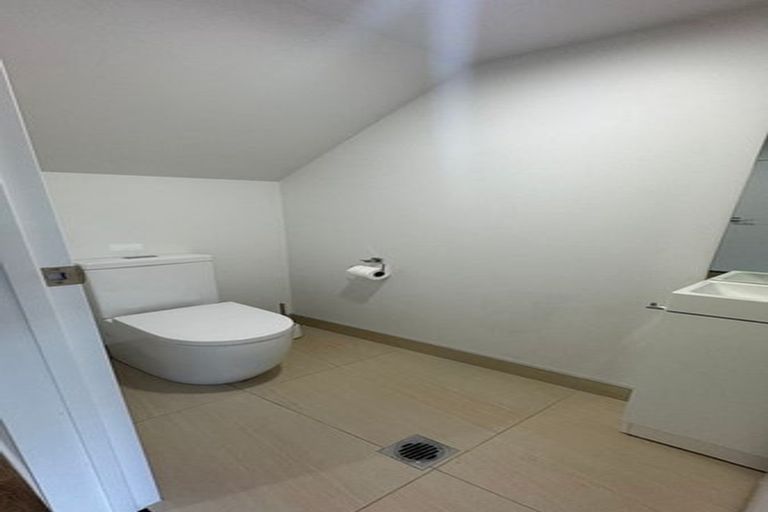 Photo of property in 7/25 Vodanovich Road, Te Atatu South, Auckland, 0610