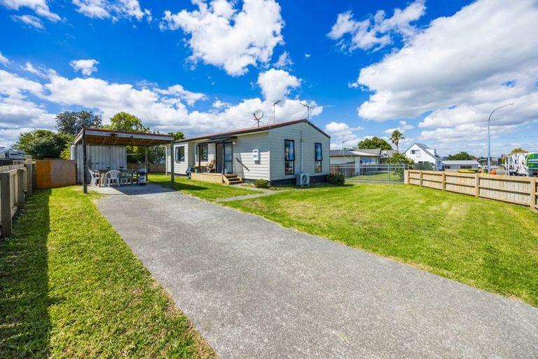 Photo of property in 18 Solveig Place, Randwick Park, Auckland, 2105