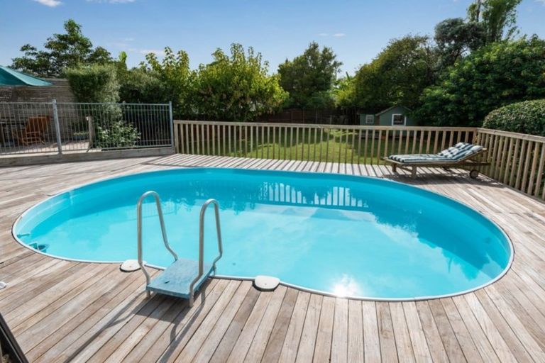 Photo of property in 13 Belmere Rise, Farm Cove, Auckland, 2012