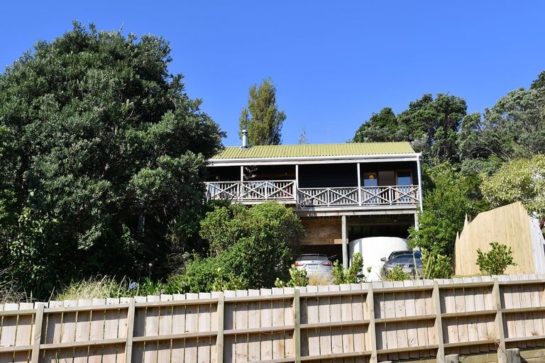 Photo of property in 15 Hillside Crescent, Leigh, 0985