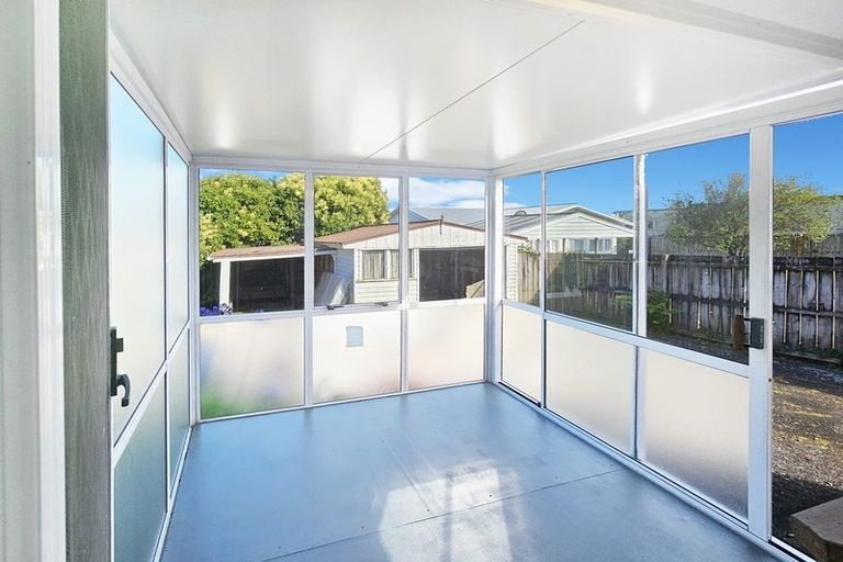 Photo of property in 7 West Coast Road, Glen Eden, Auckland, 0602