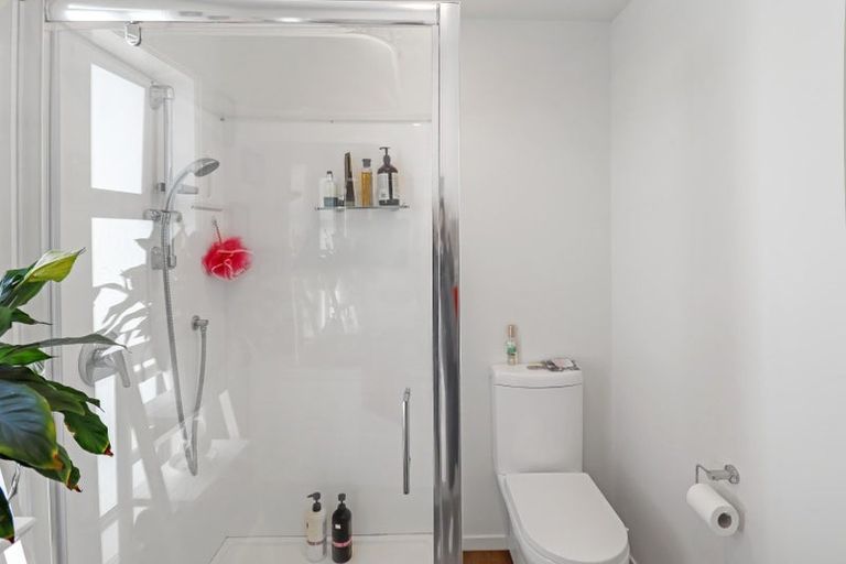 Photo of property in 15 Mcgrath Way, Taita, Lower Hutt, 5011