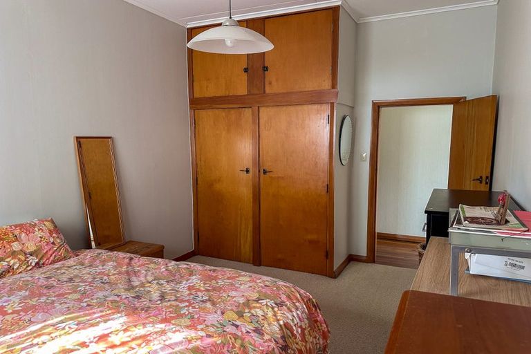 Photo of property in 121 Onepu Road, Lyall Bay, Wellington, 6022