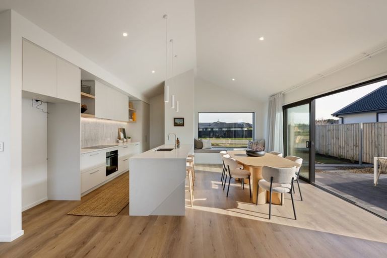 Photo of property in 51 Kingsdowne Drive, West Melton, 7618