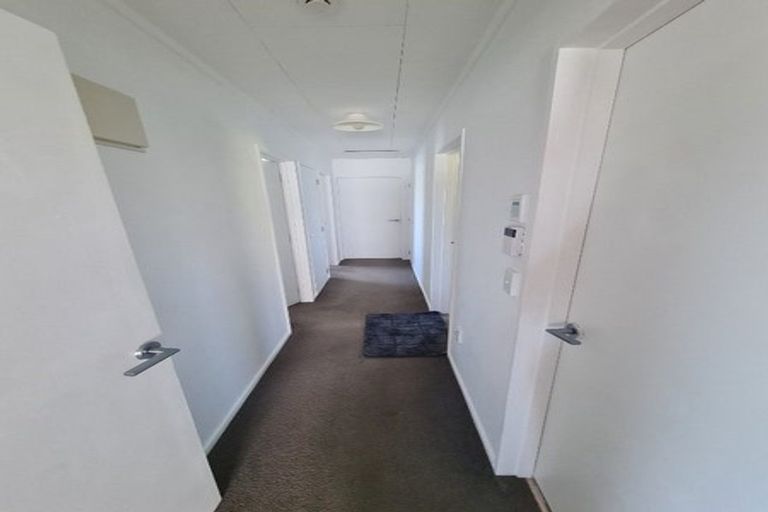 Photo of property in 35 Almora View, Ascot Park, Porirua, 5024