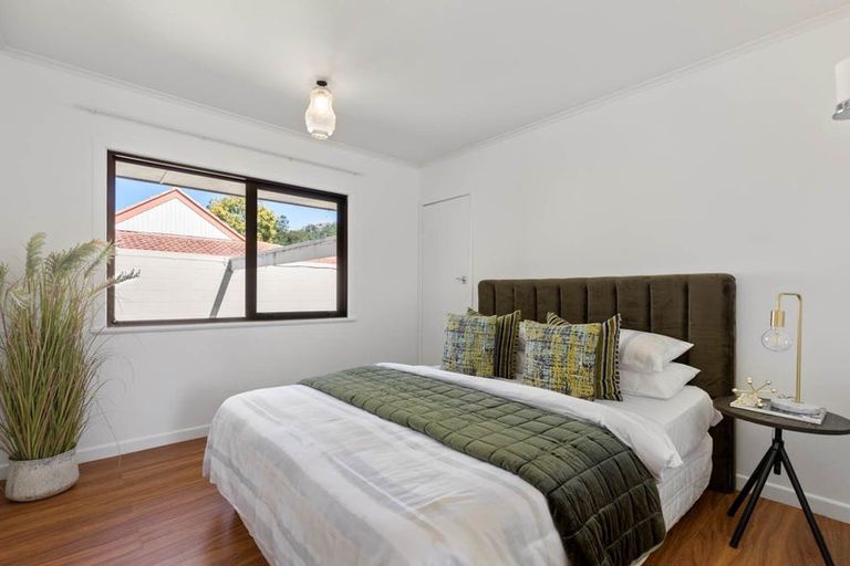 Photo of property in 358b Great South Road, Opaheke, Papakura, 2113