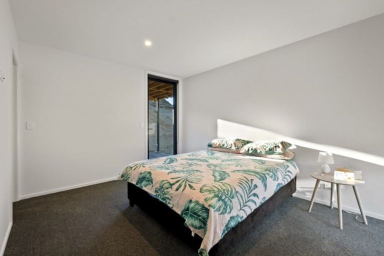 Photo of property in 33 Stratford Drive, Mount Pisa, Cromwell, 9383