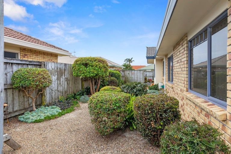 Photo of property in 15 Rosberg Place, Mount Maunganui, 3116