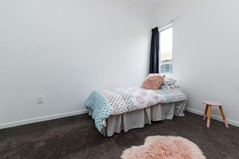 Photo of property in 43 Wood Street, Takaro, Palmerston North, 4410