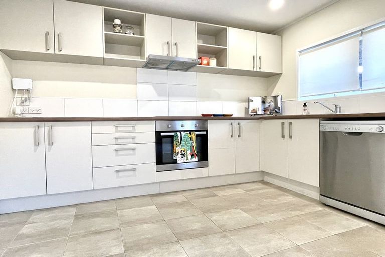 Photo of property in 42 Edgeworth Road, Glenfield, Auckland, 0629