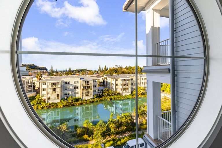 Photo of property in 117 Hibiscus Drive, Orewa, 0931